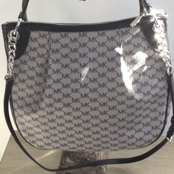 Michael Kors woman’s black & gray logo bag - Picture 7 of 10
